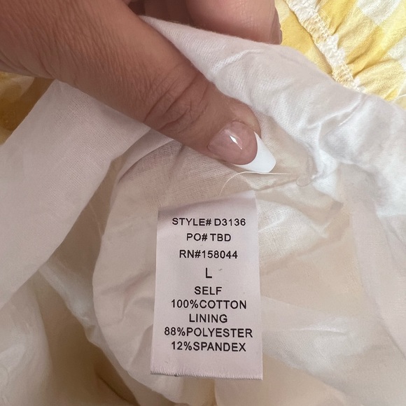 NYC V-NECK TIERED PUFF SLEEVE MAXI DRESS IN MUSTARD CHECK L - Picture 8 of 10